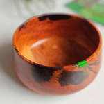 Kauss õunapuust ja epoksiidvaigust