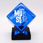 Meene – Must Teater